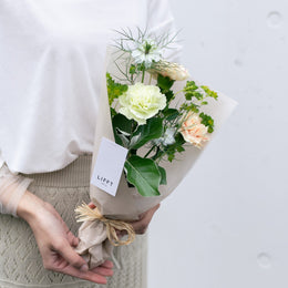 【5/11(金)~14(日)着】カーネーションの花束 Orange S - LIFFT