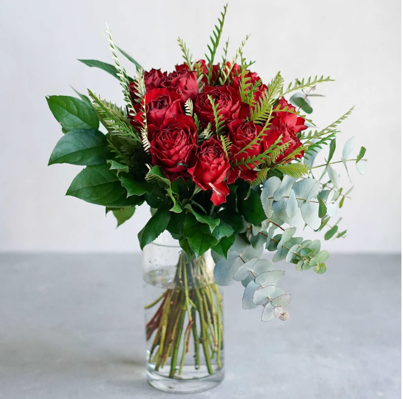 12月誕生花・花ギフトは赤薔薇を