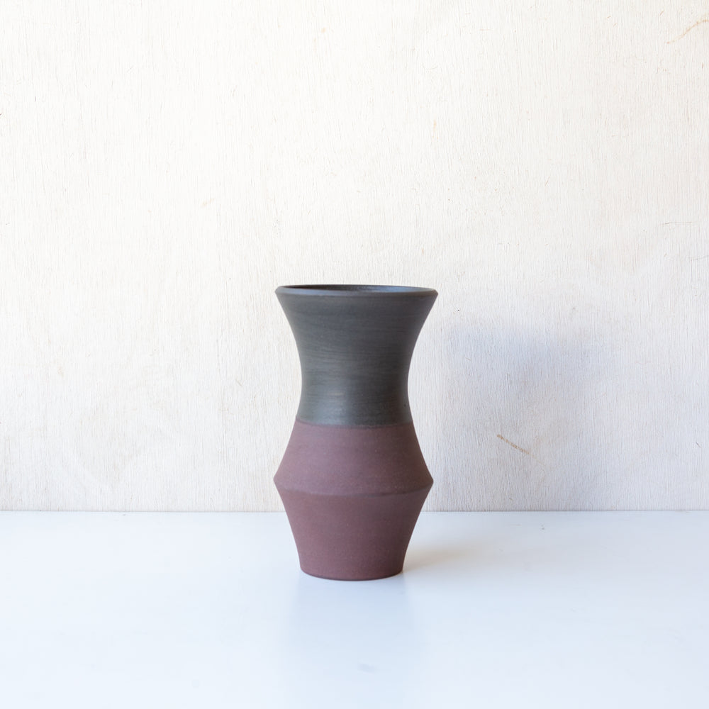 陶芸家Keicondo（ケイコンドー）の花瓶（フラワーベース）赤色