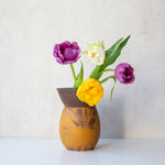 陶芸家Keicondo（ケイコンドー）の花瓶（フラワーベース）黄色とチューリップ