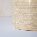 陶芸家Keicondo（ケイコンドー）の白色の花瓶（フラワーベース）