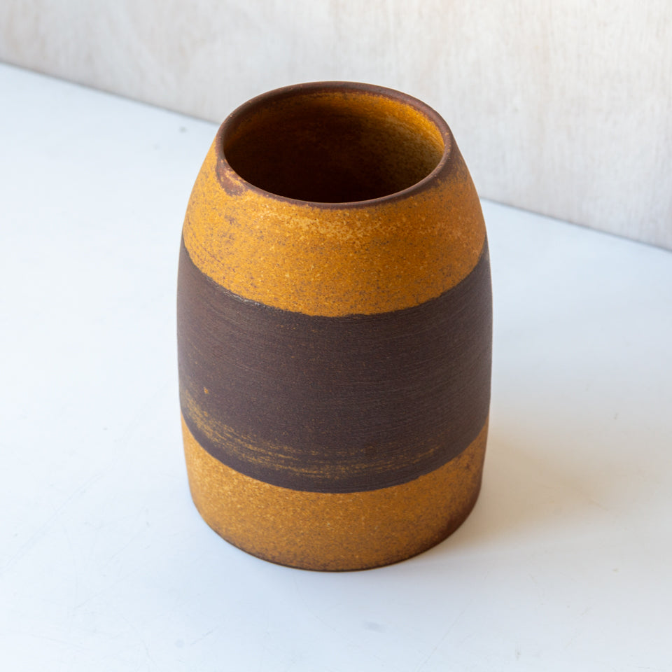 陶芸家Keicondo（ケイコンドー）の花瓶（フラワーベース）黄色
