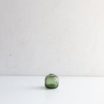 スガハラの緑のガラス花瓶一輪挿し