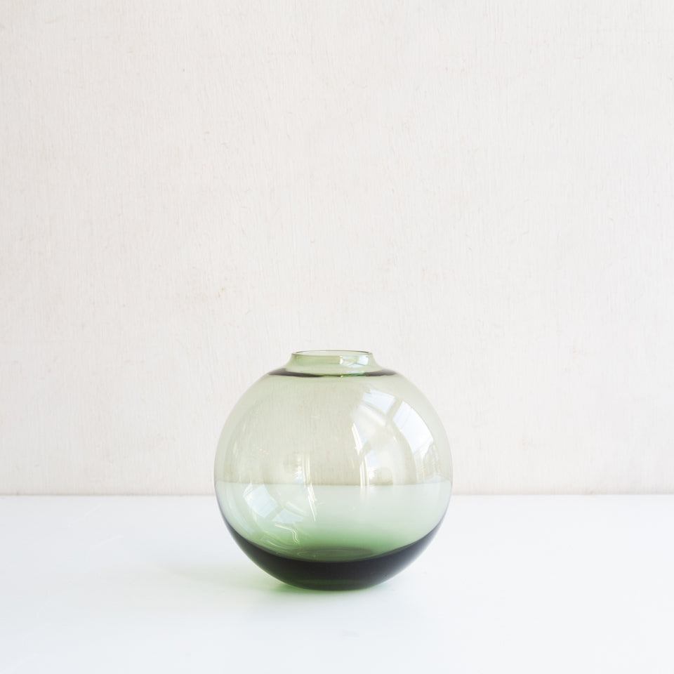 ガハラの緑の花瓶（フラワーベース）