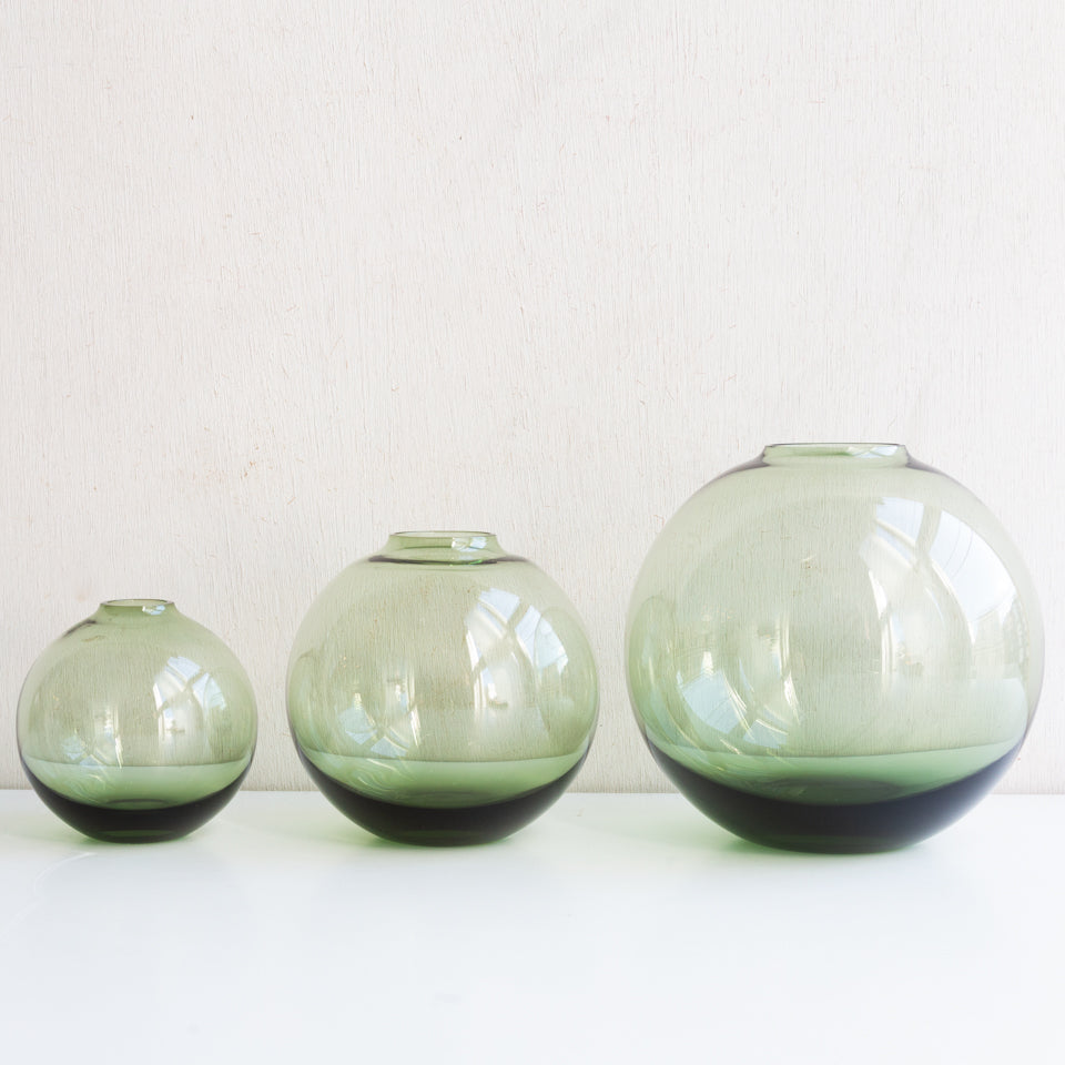 スガハラのグリーンの花瓶（フラワーベース）3つのサイズ